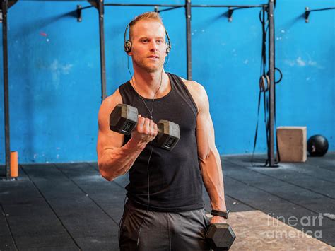 Top 10 Barbell Workouts to Build Strength: Essential Exercises for Effective Strength Training