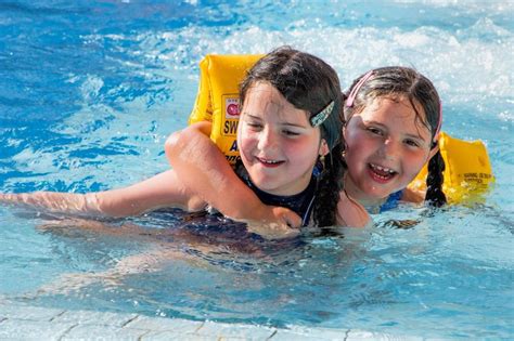 Top Local Kids Swimming Lessons: Expert Tips for Choosing the Best Classes Near You